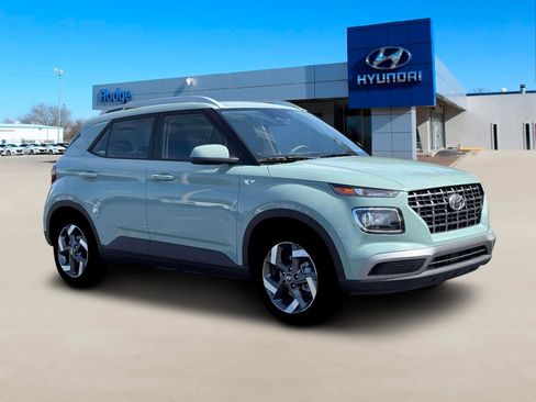 New 2026 Hyundai Venue SEL FWD image 10