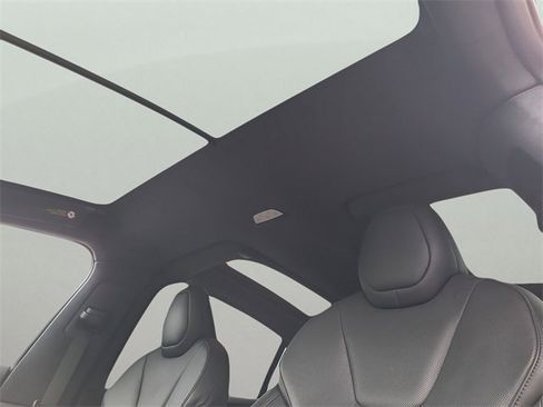 Used 2022 Tesla Model X Plaid image 25