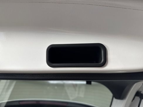 New 2025 Nissan Kicks SR image 33