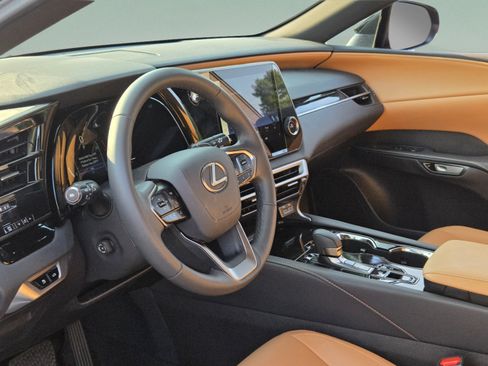 Certified 2025 Lexus RX 350 FWD w/ Technology Package image 12