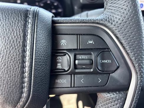 Used 2025 Toyota Tacoma TRD Off-Road AWD/4WD image 25