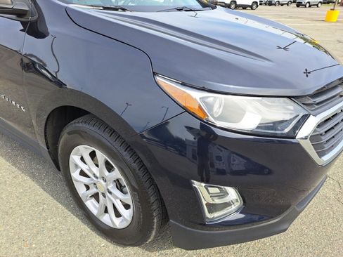 Used 2020 Chevrolet Equinox LS w/ LS Convenience Package image 16