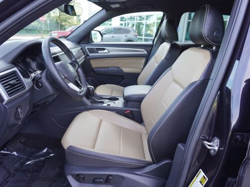 Used 2021 Volkswagen Atlas Cross Sport SE FWD image 9