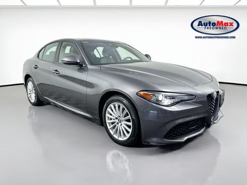 Used 2022 Alfa Romeo Giulia Sprint AWD/4WD image 1