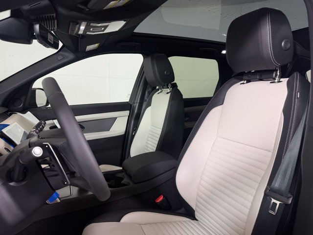 Certified 2025 Land Rover Discovery Sport Dynamic SE AWD/4WD image 6