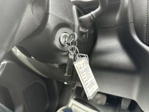 Used 2020 GMC Sierra 1500 SLE w/ Trailering Package image 17