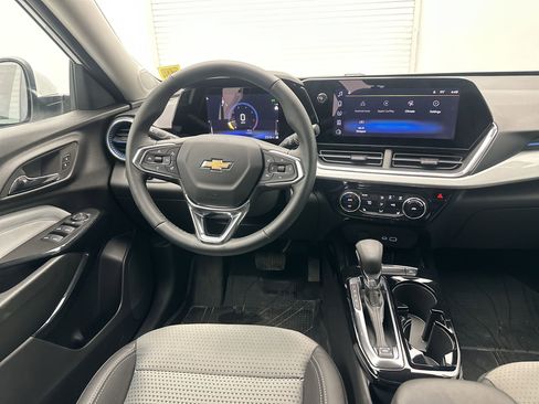New 2026 Chevrolet Trax LT w/ LT Convenience Package FWD image 25