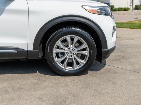 Used 2022 Ford Explorer Limited AWD/4WD image 39