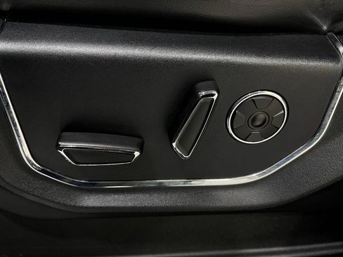 Used 2019 Ford Expedition Max Platinum AWD/4WD image 17