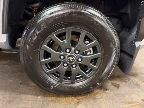 Used 2025 Toyota 4Runner SR5 image 26