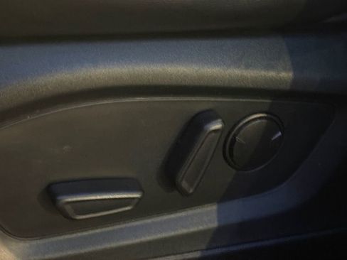 Used 2021 Ford Explorer XLT w/ Equipment Group 202A image 15