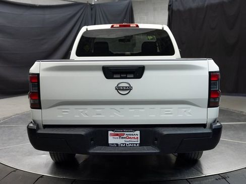 Used 2019 Nissan Frontier SV image 8