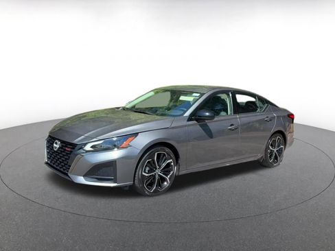 Used 2025 Nissan Altima 2.5 SR image 7