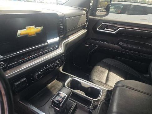 Used 2024 Chevrolet Silverado 1500 LTZ image 6