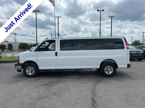 New 2025 Chevrolet Express 3500 Extended RWD image 6