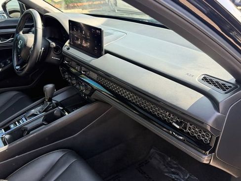 Used 2025 Honda Accord Sport image 20
