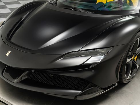 Used 2024 Ferrari SF90 Spider image 34