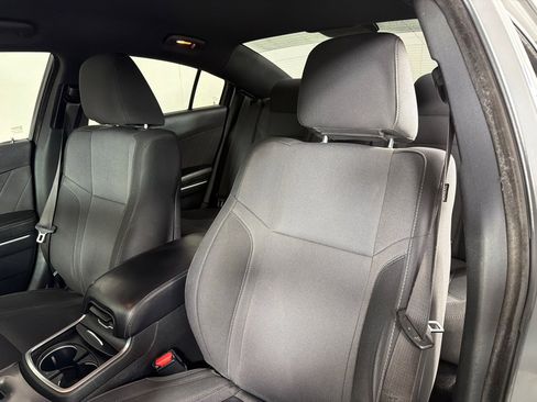 Used 2019 Dodge Charger SXT AWD/4WD image 12