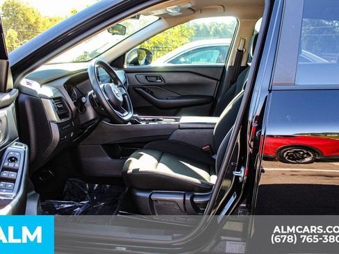Used 2024 Nissan Rogue S FWD image 15