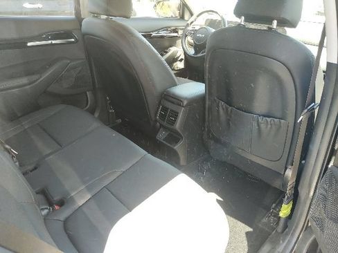 Certified 2024 Kia Seltos EX FWD image 12
