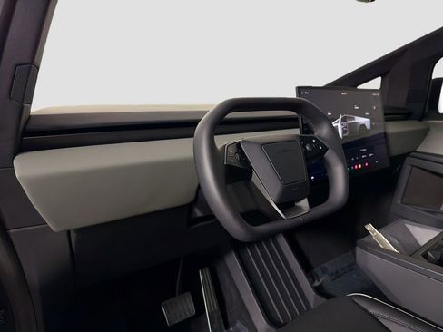 Used 2025 Tesla Cybertruck AWD Crew Cab image 9