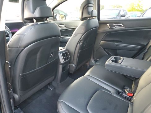 Used 2025 Kia Sportage EX w/ Premium Package image 9