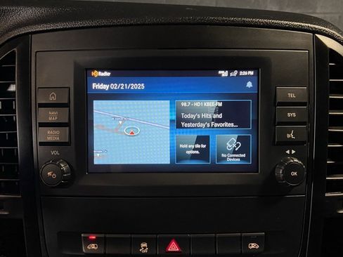 Used 2021 Mercedes-Benz Metris Passenger image 33