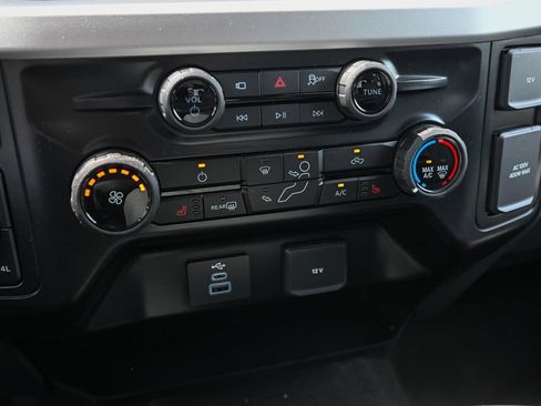 New 2026 Ford F250 XLT w/ XLT Premium Package AWD/4WD image 29