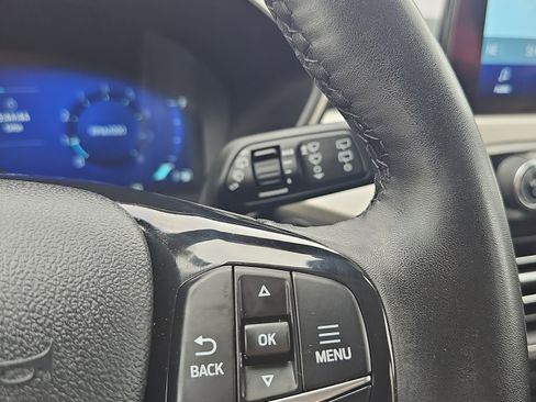 Certified 2022 Ford Escape SEL w/ Technology Package image 28