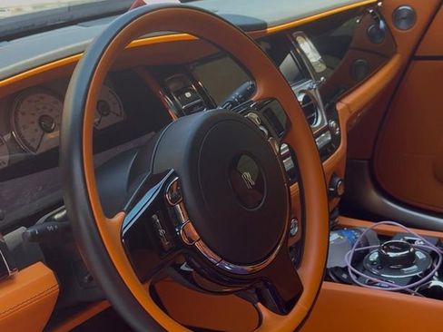Used 2020 Rolls-Royce Dawn RWD image 5