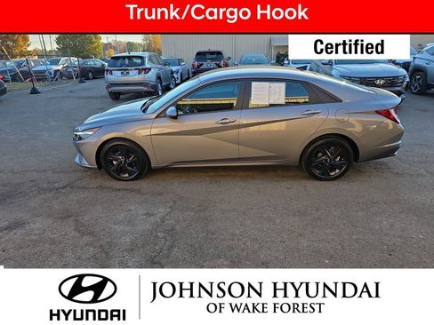 Certified 2023 Hyundai Elantra SEL w/ Preferred Accessory Package image 16