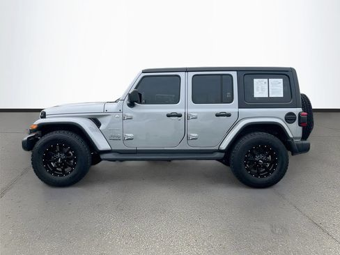 Used 2018 Jeep Wrangler Unlimited Sahara AWD/4WD image 4