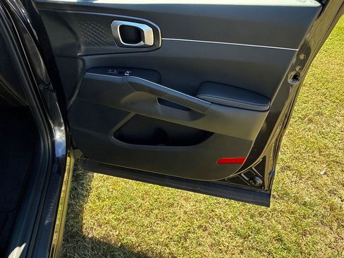 Certified 2025 Kia Sorento S w/ Panoramic Sunroof Package FWD image 14