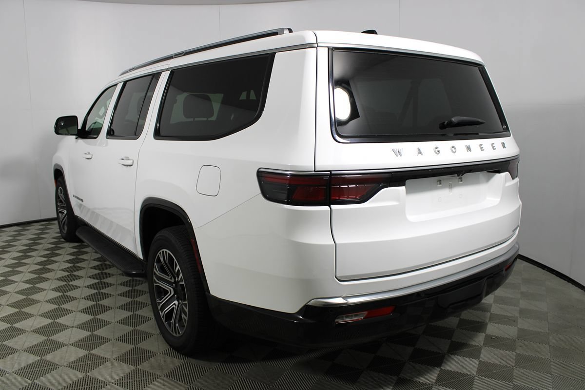 Used 2024 Jeep Wagoneer L Series II RWD image 34