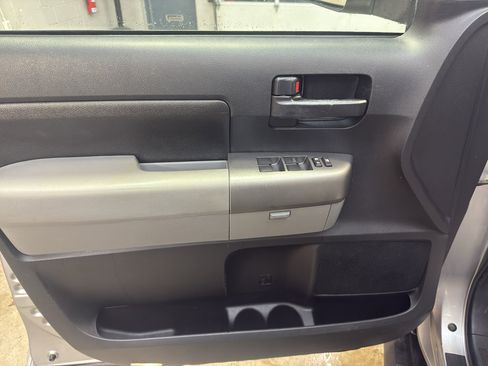 Used 2010 Toyota Tundra 4x4 Double Cab image 12