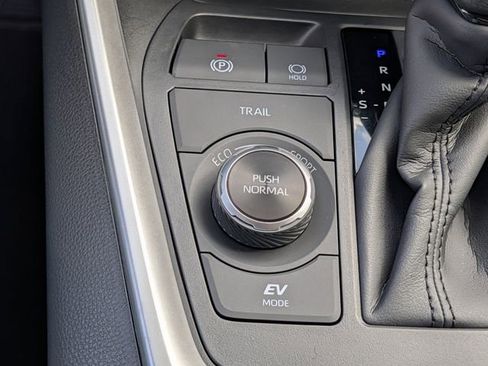 Certified 2025 Toyota RAV4 LE image 16