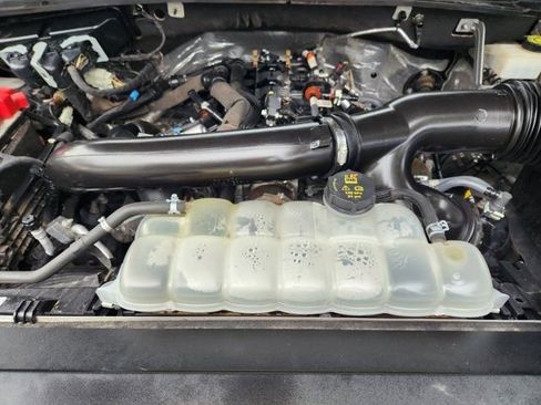 Used 2023 Ford Expedition Limited image 33