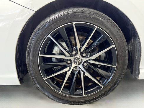 Used 2022 Toyota Camry SE image 14