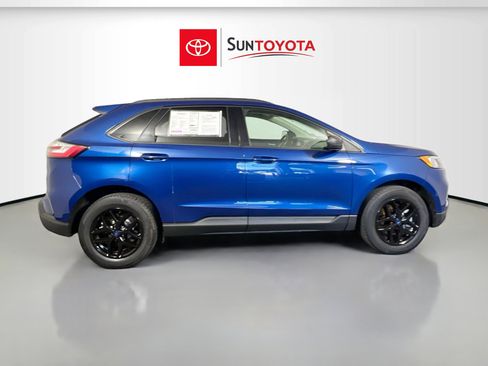 Used 2022 Ford Edge SE image 2