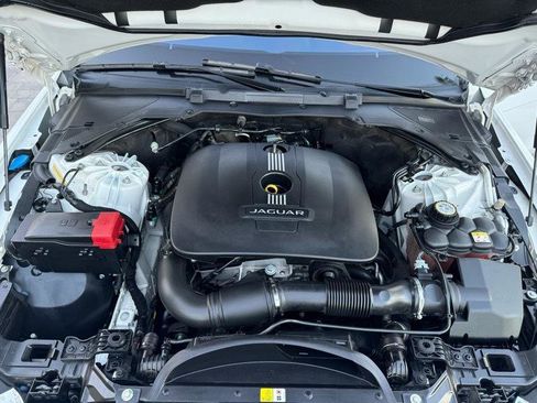 Used 2017 Jaguar XE image 23