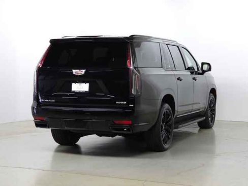 Used 2023 Cadillac Escalade ESV Sport AWD/4WD image 8