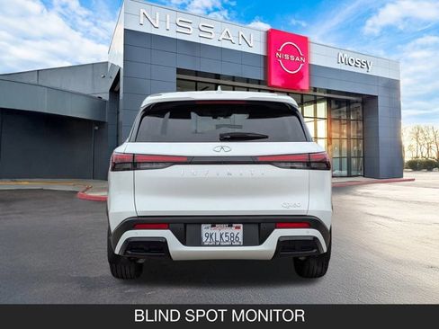 Certified 2025 INFINITI QX60 Pure image 9