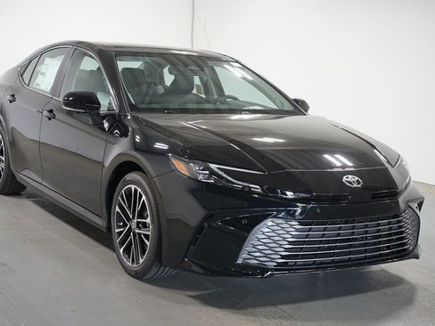 New 2026 Toyota Camry XLE AWD/4WD image 3