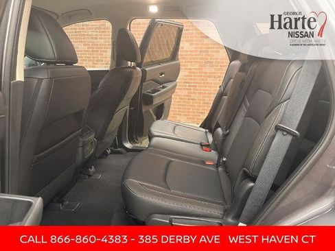 Certified 2023 Nissan Pathfinder SL image 21