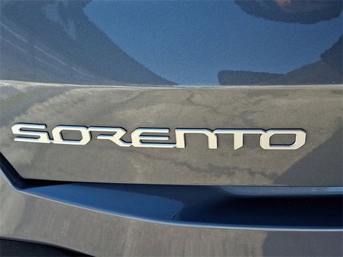 Certified 2025 Kia Sorento EX w/ Panoramic Sunroof Package image 31