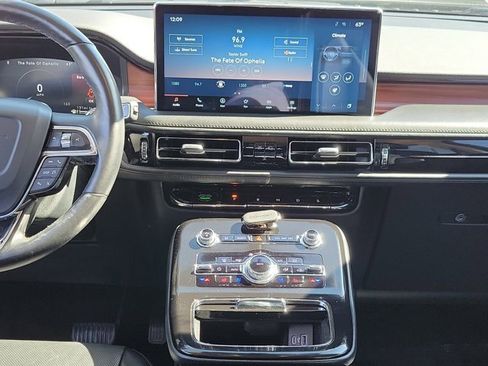 Certified 2023 Lincoln Nautilus Reserve w/ Monochromatic Package image 29