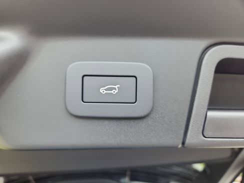 New 2026 Land Rover Range Rover Velar Dynamic SE image 14