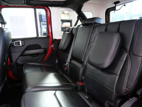 Used 2021 Jeep Wrangler Unlimited Sahara w/ Cold Weather Group image 15