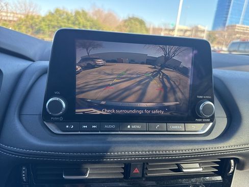 Certified 2022 Nissan Rogue SV image 8