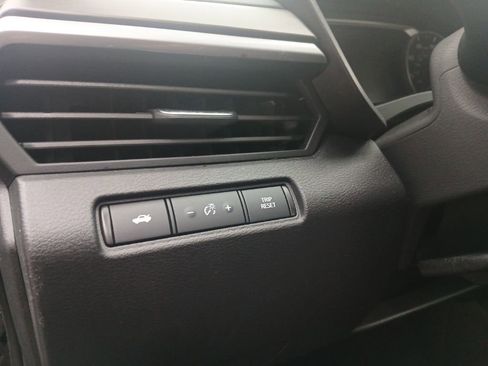 Used 2025 Nissan Altima 2.5 SV image 17